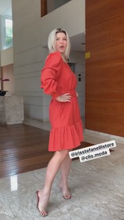 Íris Stefanelli feet photo 3