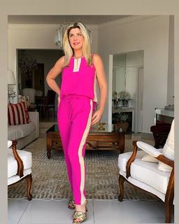 Íris Stefanelli feet photo 11