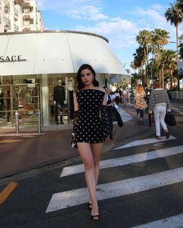 Özge Gürel feet photo 5