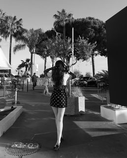 Özge Gürel feet photo 20