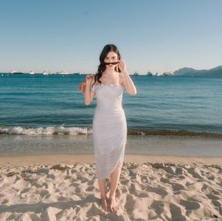 Özge Gürel feet photo 10