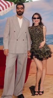 Özge Gürel feet photo 7