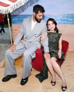 Özge Gürel feet photo 3