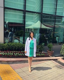 Özge Yagiz feet photo 3