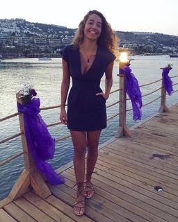 Özge Özacar feet photo 11