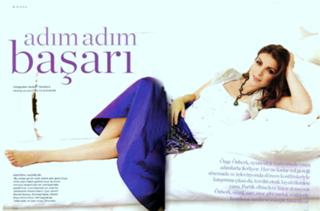 Özge Özberk feet photo 2