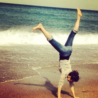 Özge Özpirinççi feet photo thumbnail