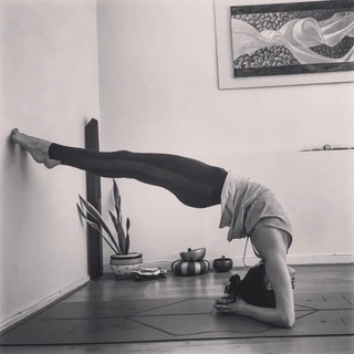 Özge Özpirinççi feet photo thumbnail