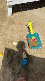 Özge Özpirinççi feet photo thumbnail