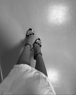 Özgü Kaya feet photo 3