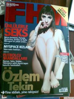 Özlem Tekin feet photo 2