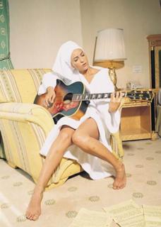 Özlem Tekin feet photo 3