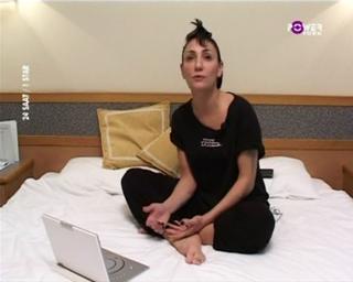 Özlem Tekin feet photo 5