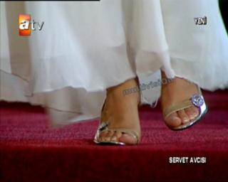 Özlem Yilmaz feet photo 19