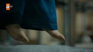 Özlem Yilmaz feet photo 1
