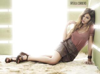Úrsula Corberó feet photo thumbnail