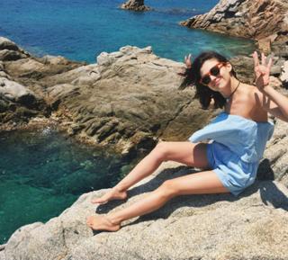 Úrsula Corberó feet photo thumbnail