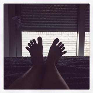 Úrsula Corberó feet photo thumbnail