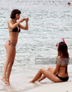 Úrsula Corberó feet photo thumbnail