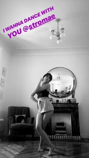 Úrsula Corberó feet photo thumbnail