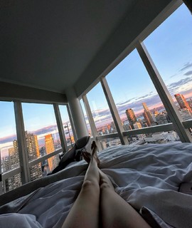 Úrsula Corberó feet photo thumbnail