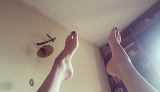 Úrsula Vargues feet photo 10